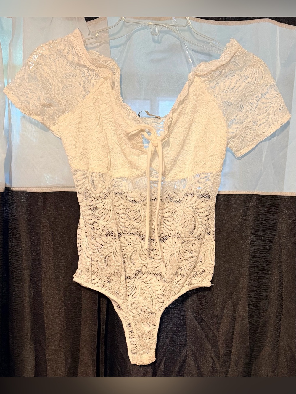 Preloved Active USA White Lace Tie-Front Bodysuit